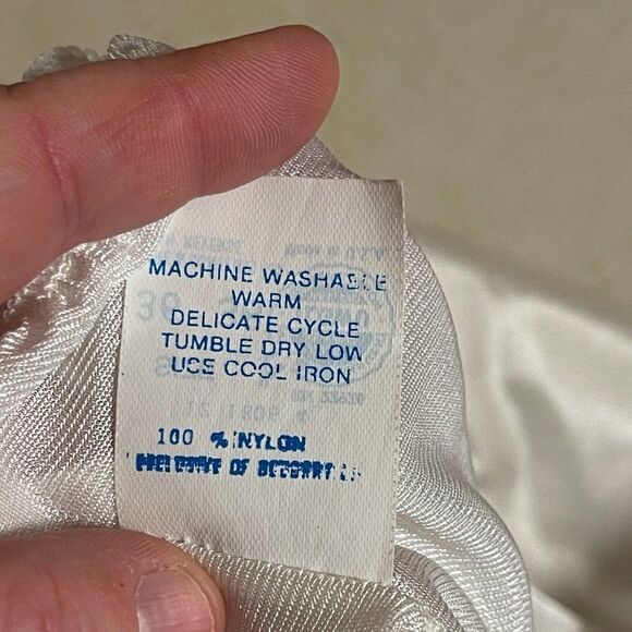 Vintage White Lace Half Slip Union Made 36/38 - Picture 7 of 7